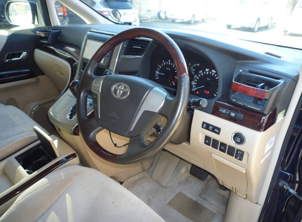 2013 TOYOTA ALPHARD 240G